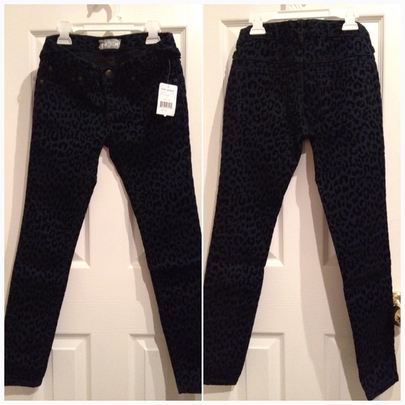 NWT Free People Skinny Jeans Cheetah Flocked Blue - Picture 2 of 4